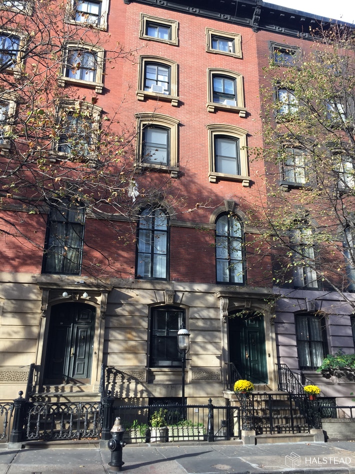 31 STUYVESANT STREET PARLOR