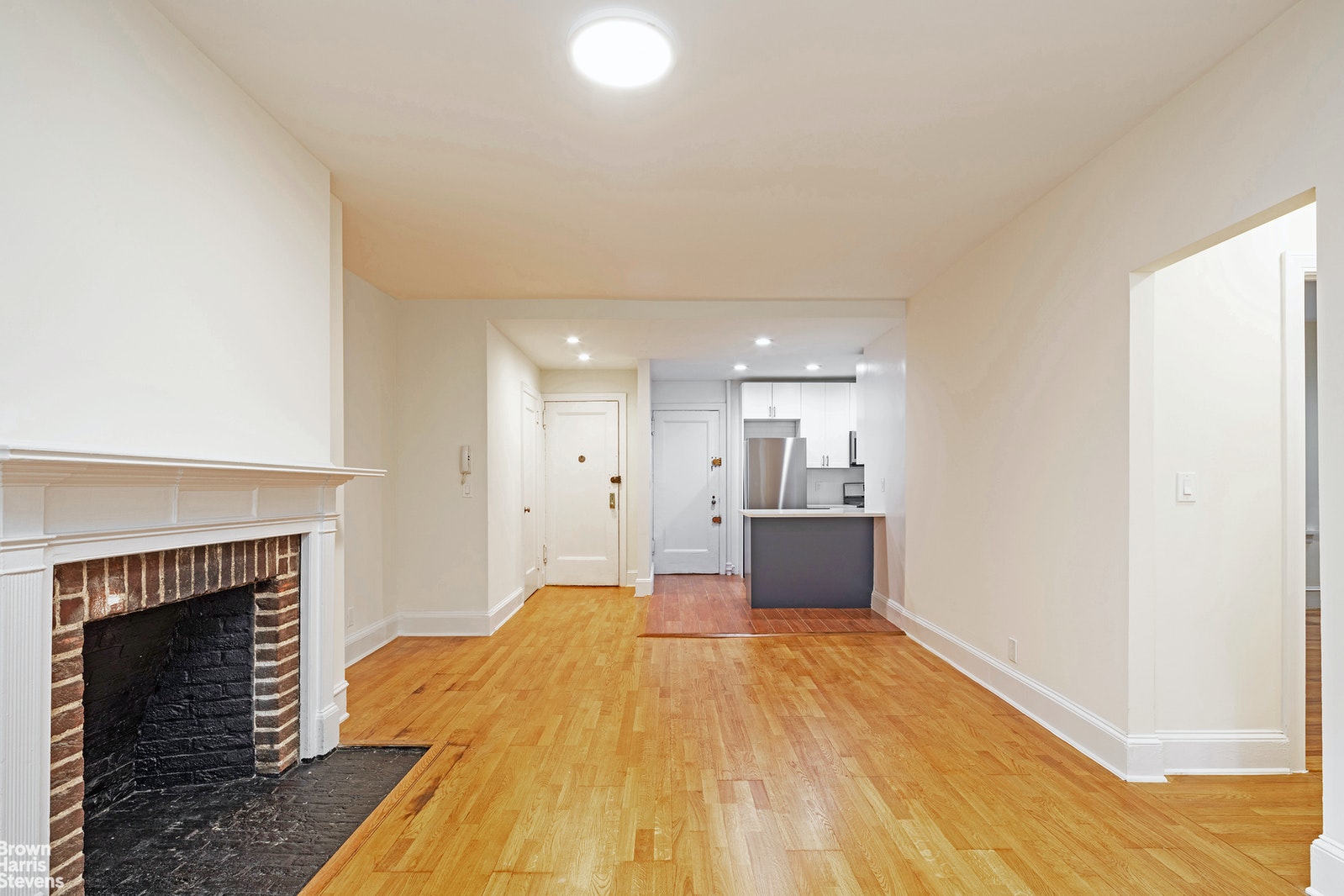 Photo 1 of 251 West 71st Street 2D, Upper West Side, NYC, $4,550, Web #: 20202289