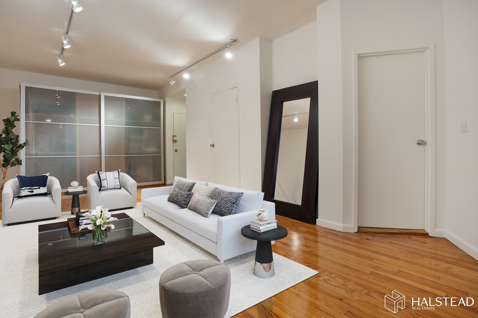 Photo 1 of 131 West 21st Street 2, Chelsea, NYC, $3,400, Web #: 20223714