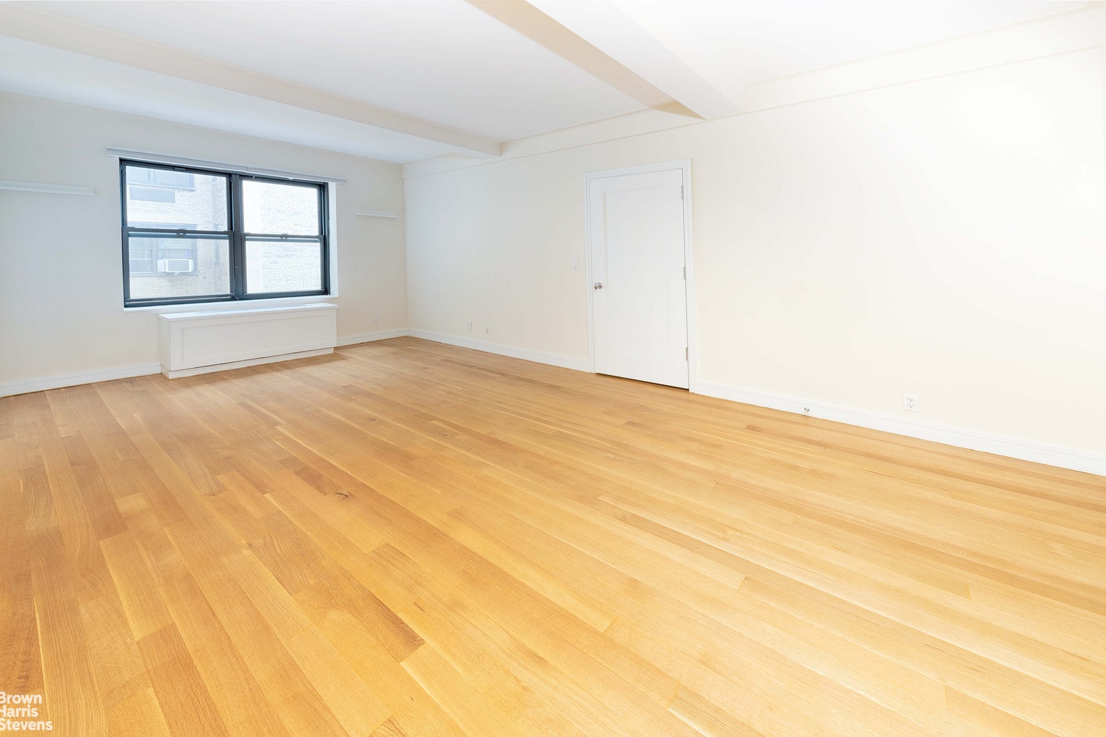 Photo 1 of 230 Riverside Drive 17M, Upper West Side, NYC, $1,950, Web #: 20228628