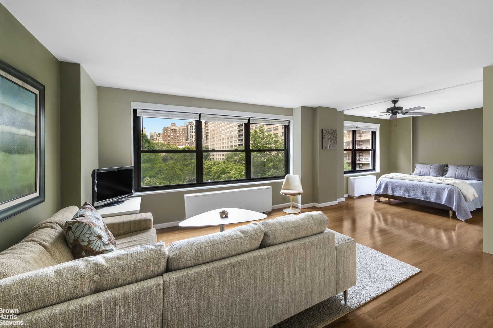Photo 1 of 142 West End Avenue 6W, Upper West Side, NYC, $450,000, Web #: 20231182