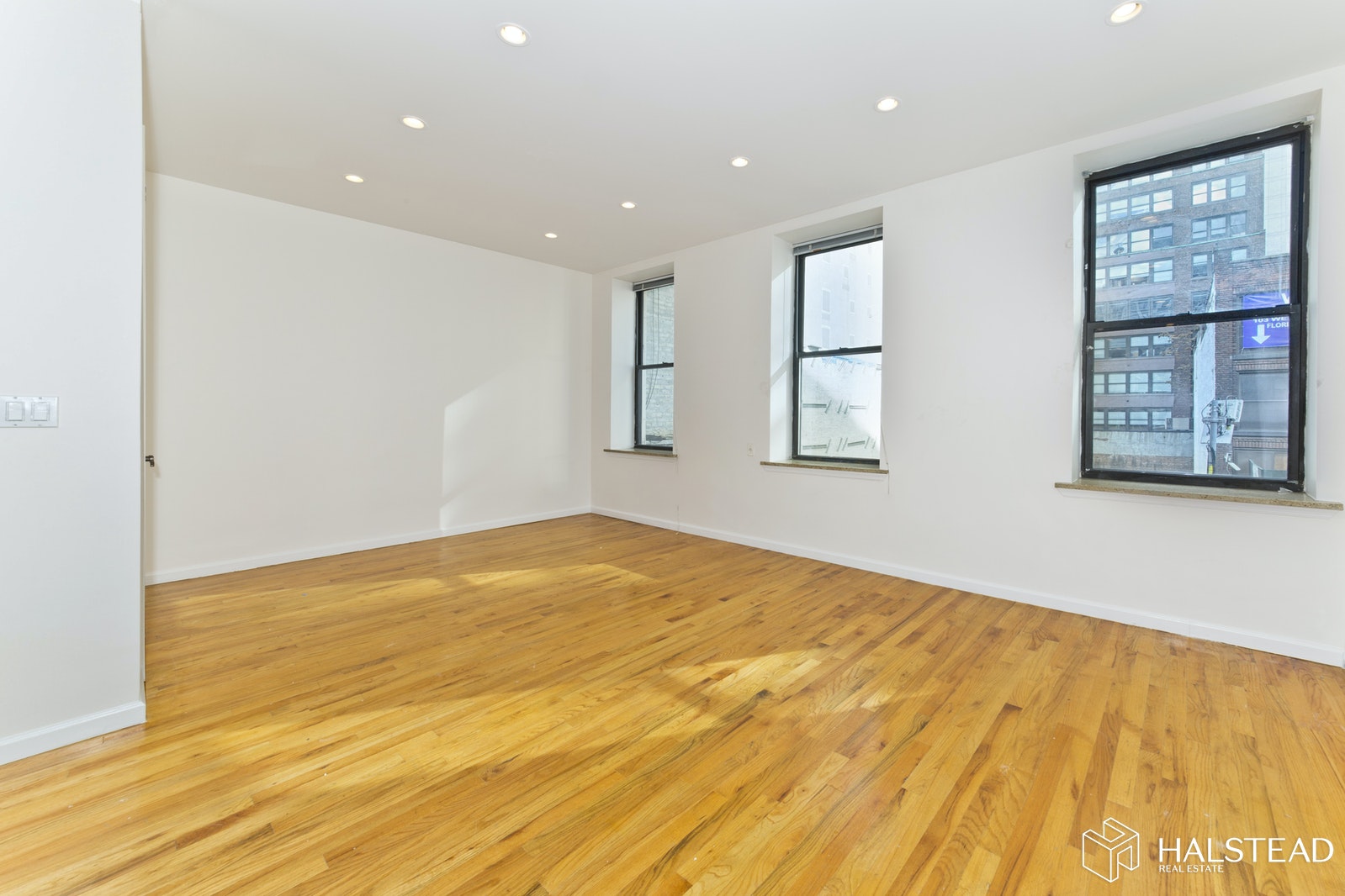 Photo 1 of 106 West 28th Street 3, Chelsea, NYC, $2,900, Web #: 20249790