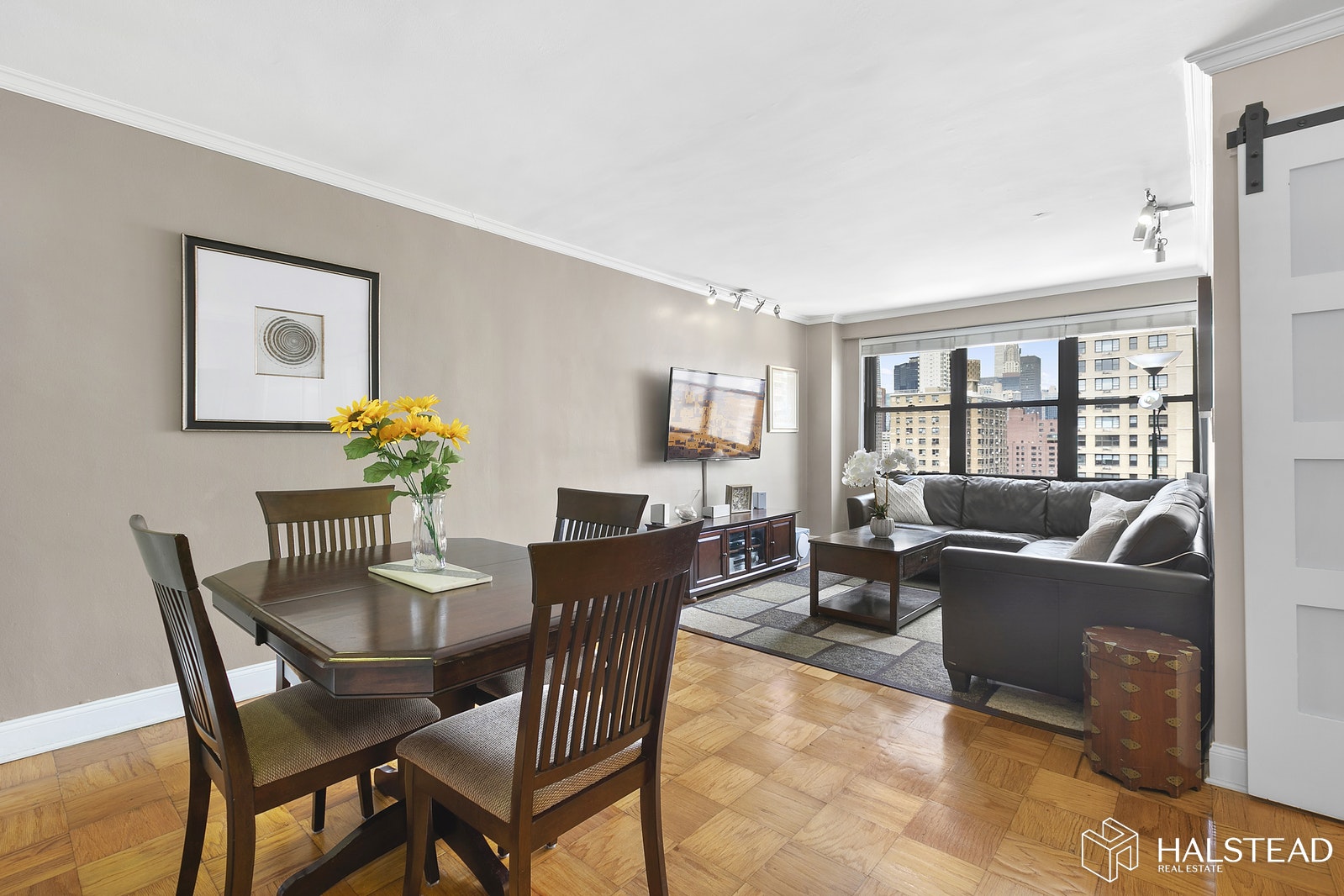 Photo 1 of 245 East 25th Street 18L, Gramercy Park, NYC, $654,000, Web #: 20253686