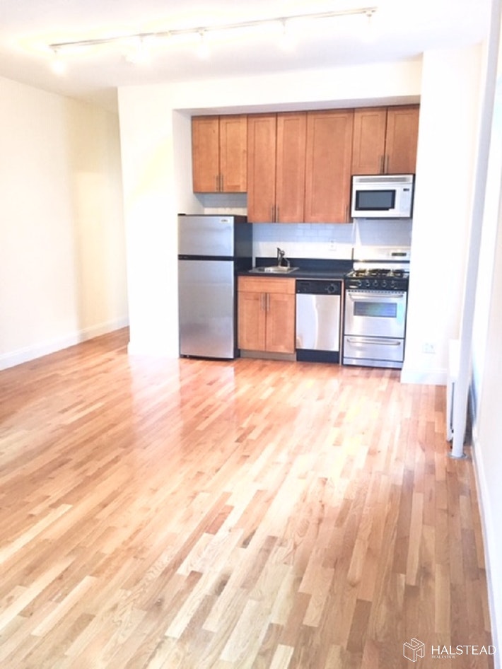 Photo 1 of 236 East 80th Street 17, Upper East Side, NYC, $1,828, Web #: 20266160