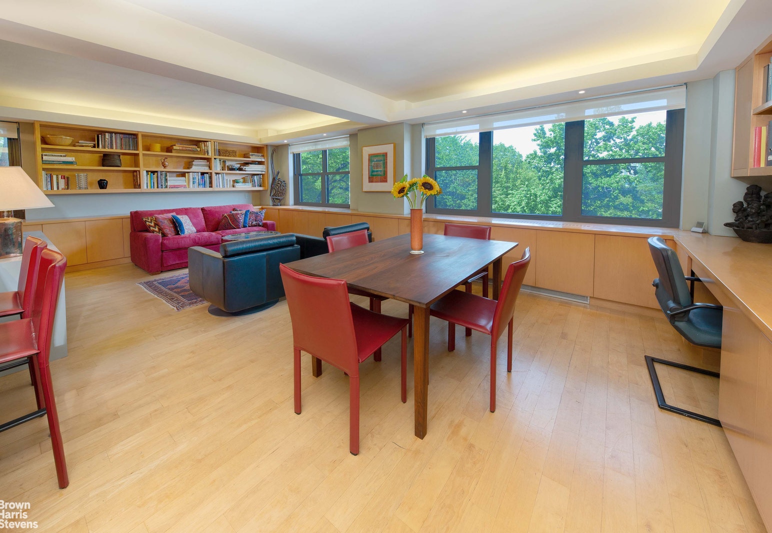 11 RIVERSIDE DRIVE 3FW