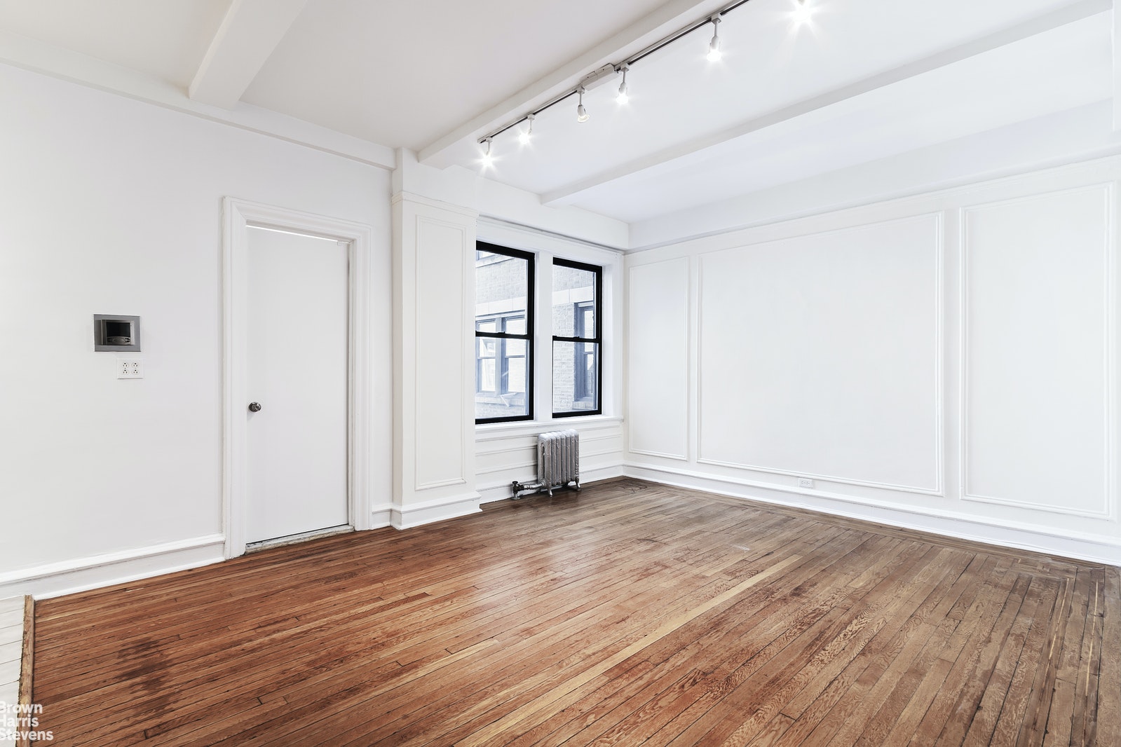 Photo 1 of 350 West 55th Street 8D, Midtown West, NYC, $1,995, Web #: 20283602