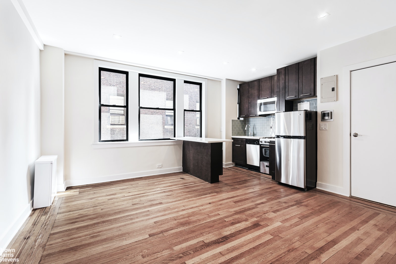 Photo 1 of 350 West 55th Street 6P, Midtown West, NYC, $2,079, Web #: 20283851