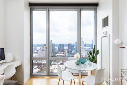 Property for Sale at 310 West 52nd Street, Midtown West, NYC - Bedrooms: 1 
Bathrooms: 1.5 
Rooms: 4  - $1,175,000