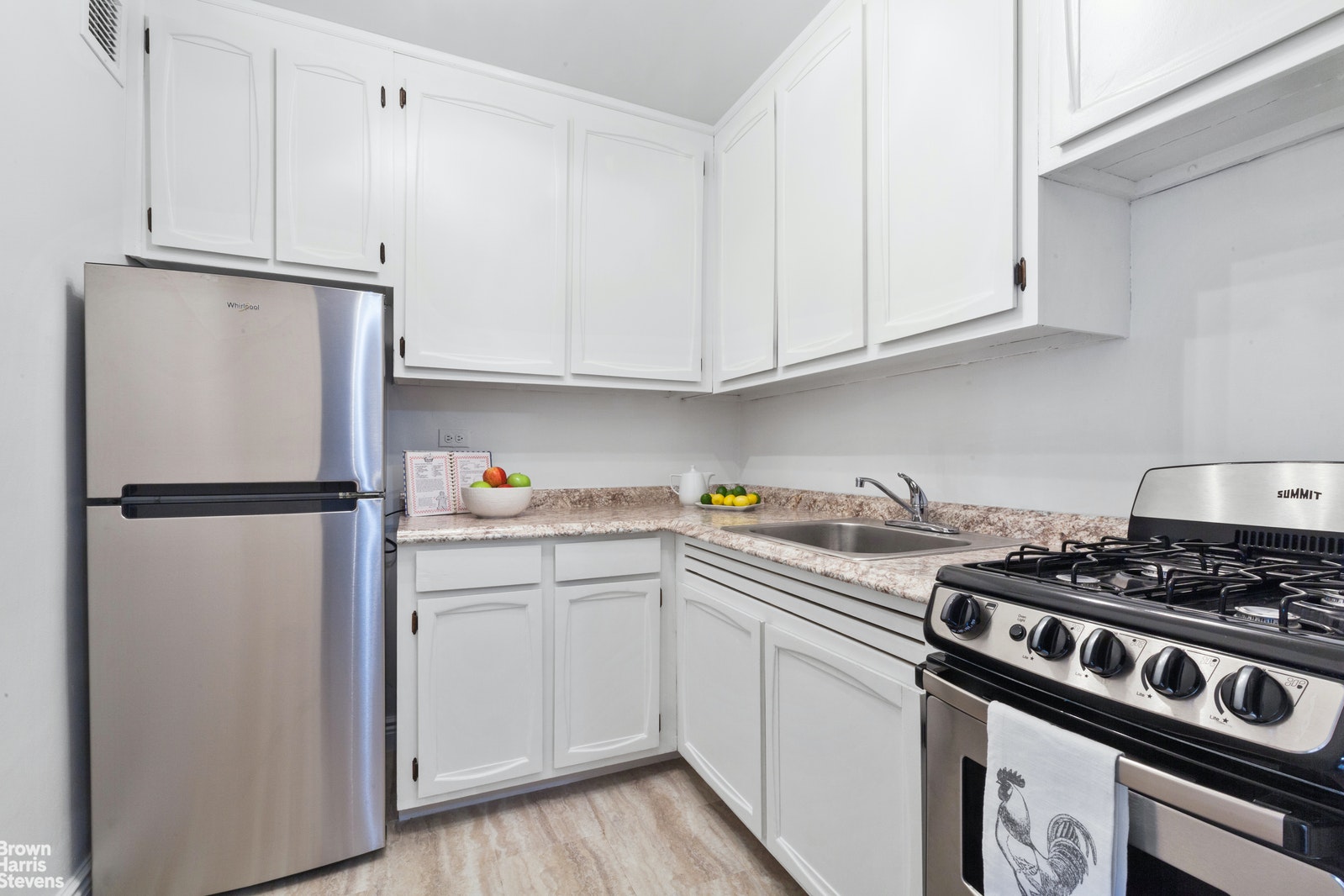 Photo 1 of 70 -25 Yellowstone Blvd 6K, Forest Hills, Queens, NY, $262,500, Web #: 20296078