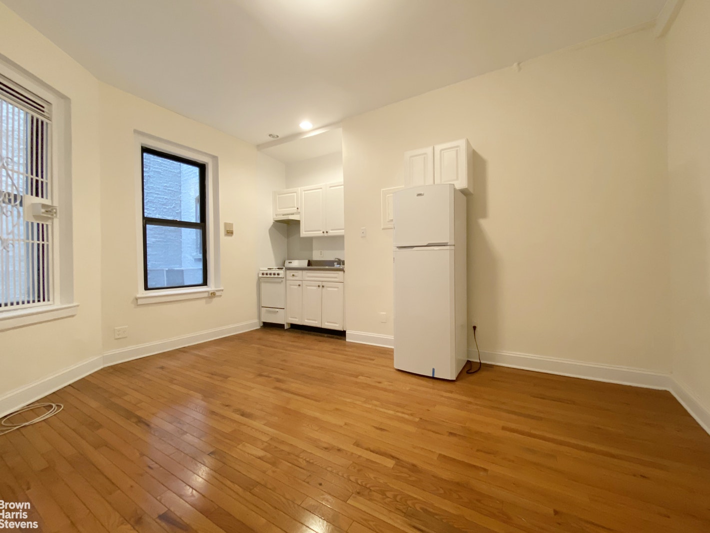 Photo 1 of 245 West 75th Street 2A, Upper West Side, NYC, $1,675, Web #: 20320466