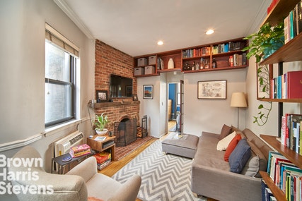 Property for Sale at 252 West 20th Street 3A, Chelsea, NYC - Bedrooms: 1 
Bathrooms: 1 
Rooms: 3  - $599,000