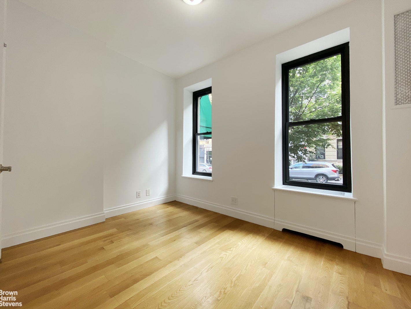 Photo 1 of 351 East 58th Street 1F, Midtown East, NYC, $2,200, Web #: 20372834