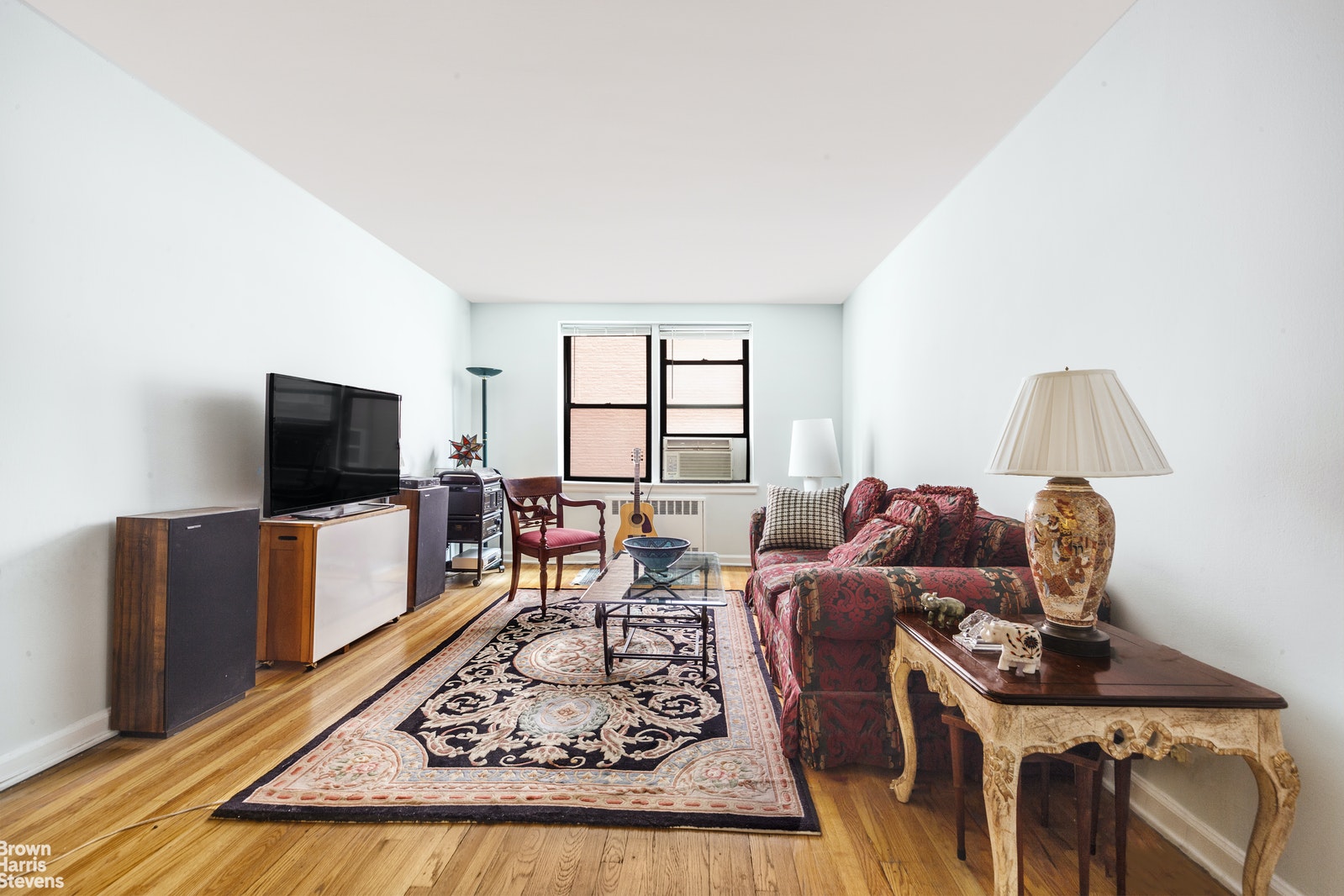 Photo 1 of 54 East 8th Street, Greenwich Village, NYC, $577,500, Web #: 20378588