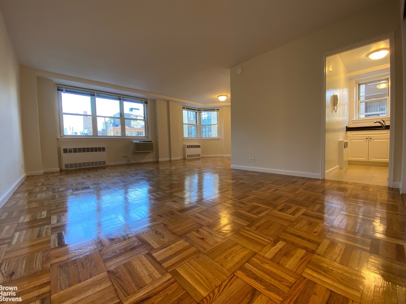 Photo 1 of 201 East 19th Street 7C, Gramercy Park, NYC, $2,683, Web #: 20388812