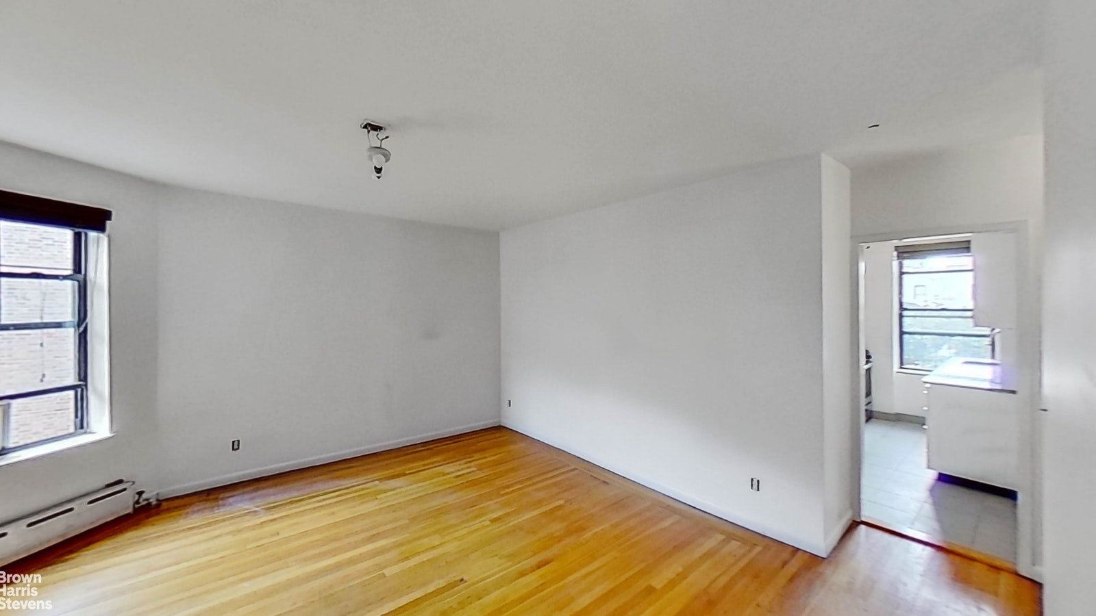 Photo 1 of 313 West 19th Street, Chelsea, NYC, $3,475, Web #: 20389073