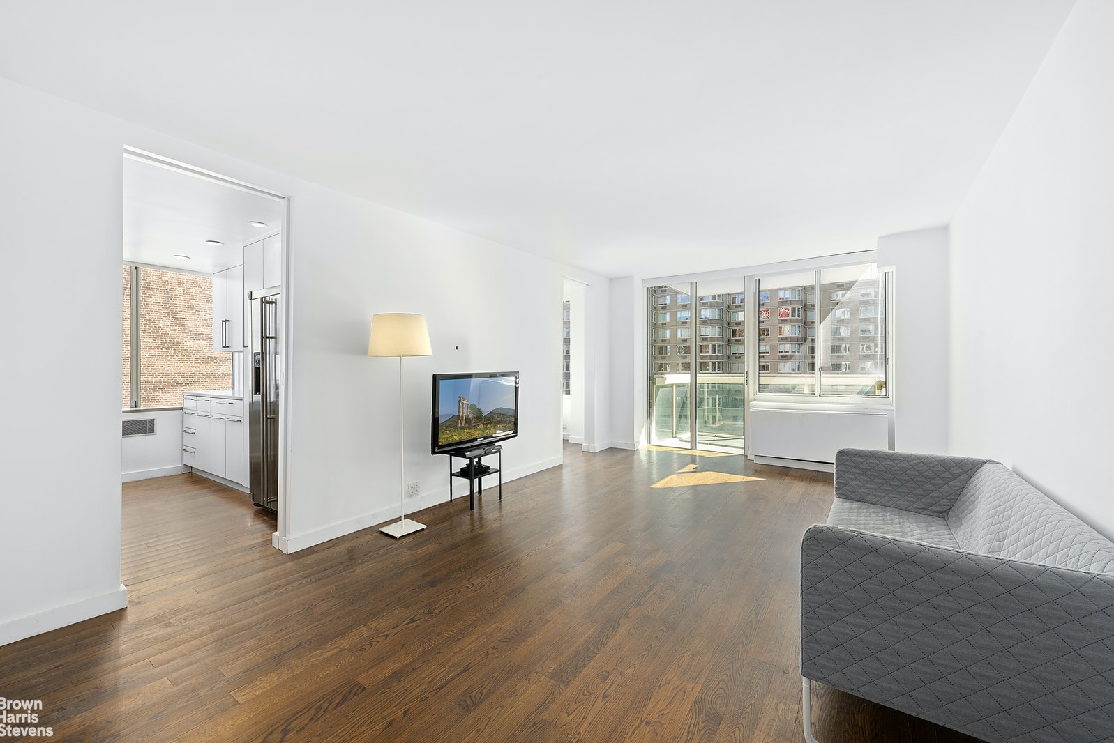 Photo 1 of 61 West 62nd Street 10D, Upper West Side, NYC, $4,100, Web #: 20418015