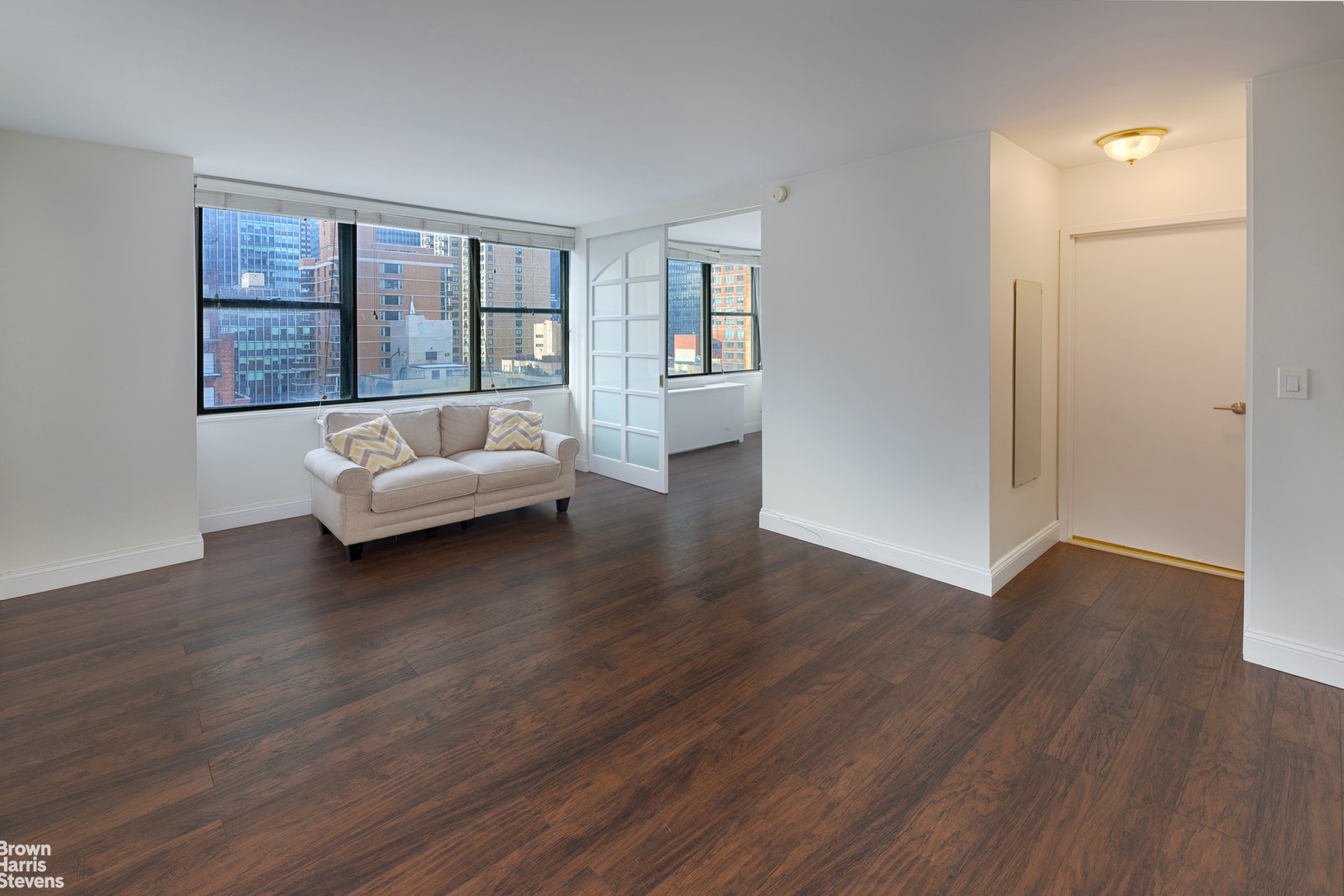 Photo 1 of 301 East 45th Street 16F, Midtown East, NYC, $2,600, Web #: 20448240