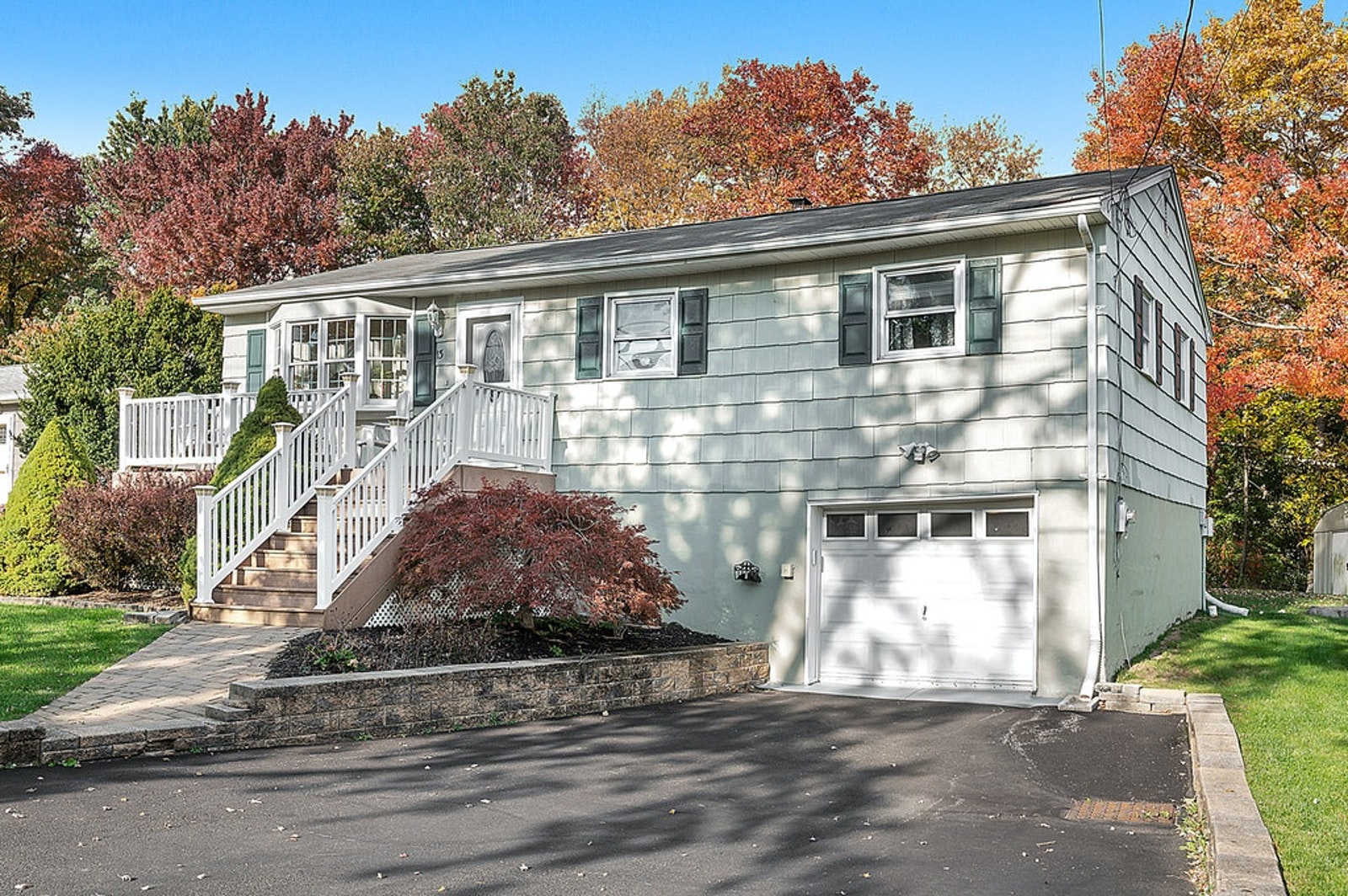 Photo 1 of 13 Squire Road, Lake Hopatcong, New Jersey, $285,000, Web #: 20451633
