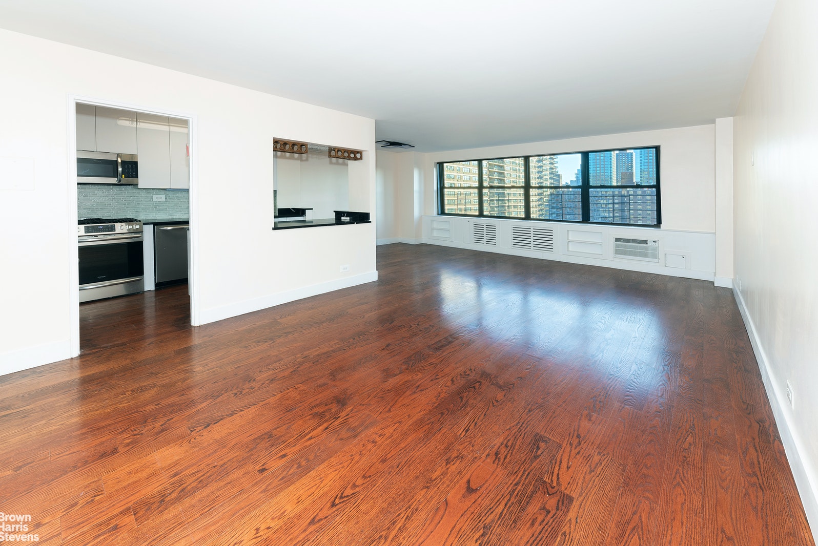 Photo 1 of 205 West End Avenue 18B, Upper West Side, NYC, $3,500, Web #: 20456316