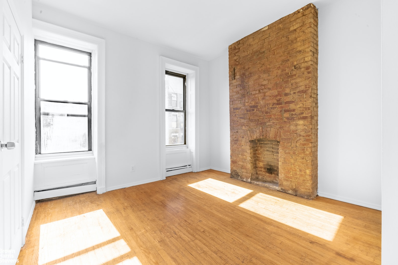 Photo 1 of 543 1/2 East 6th Street 5, East Village, NYC, $2,350, Web #: 20462619