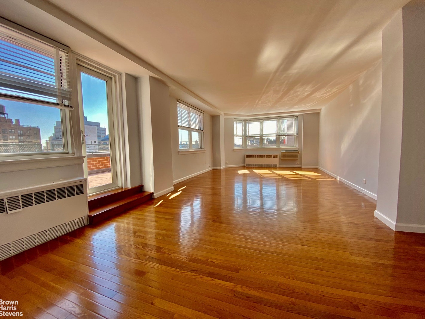 Photo 1 of 201 East 19th Street 14D, Gramercy Park, NYC, $4,995, Web #: 20480999