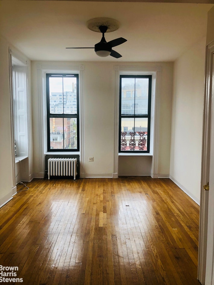 Photo 1 of 184 West 10th Street 5A, West Village, NYC, $2,850, Web #: 20498594