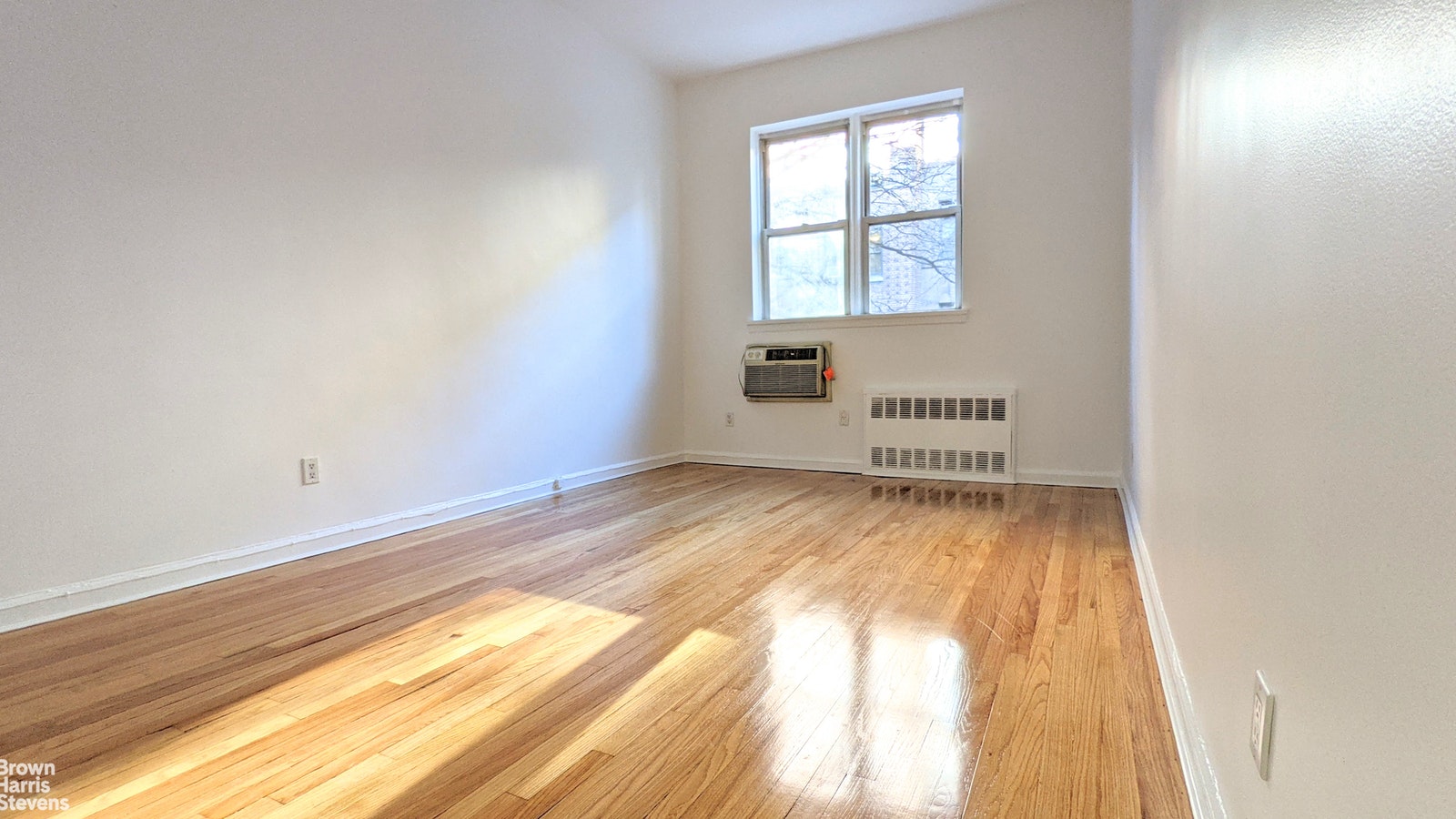 Photo 1 of 150 West 74th Street 1A, Upper West Side, NYC, $2,250, Web #: 20526859