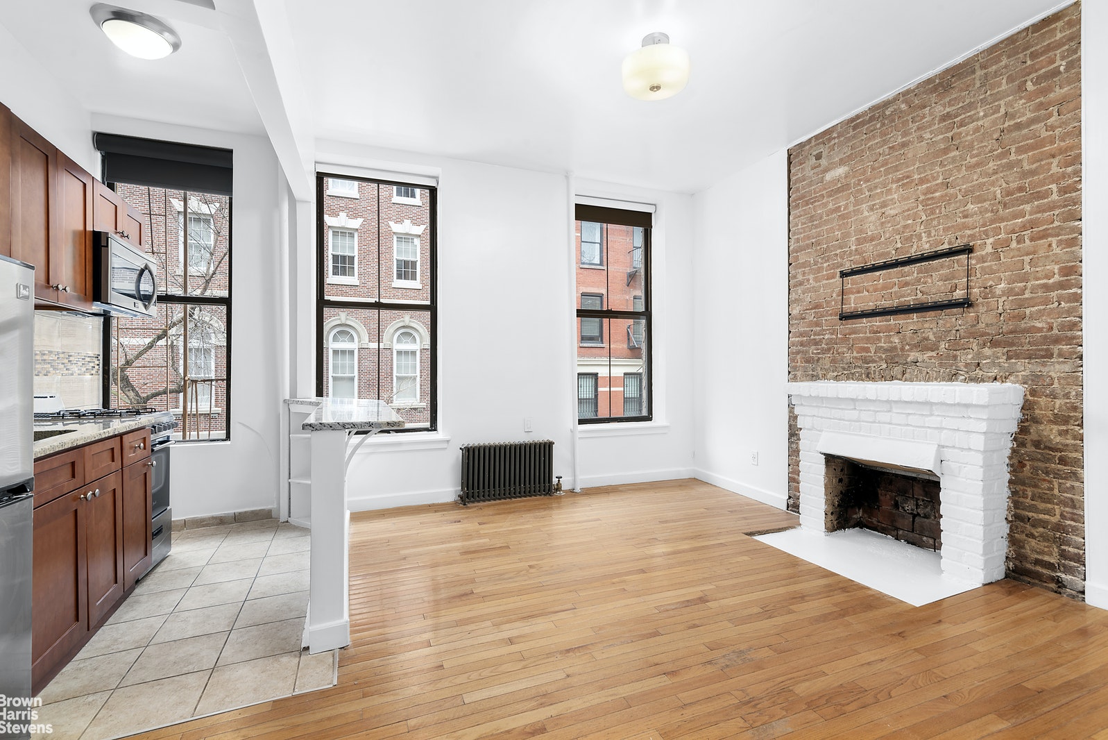 Photo 1 of 328 West 12th Street 2S, West Village, NYC, $2,600, Web #: 20550916