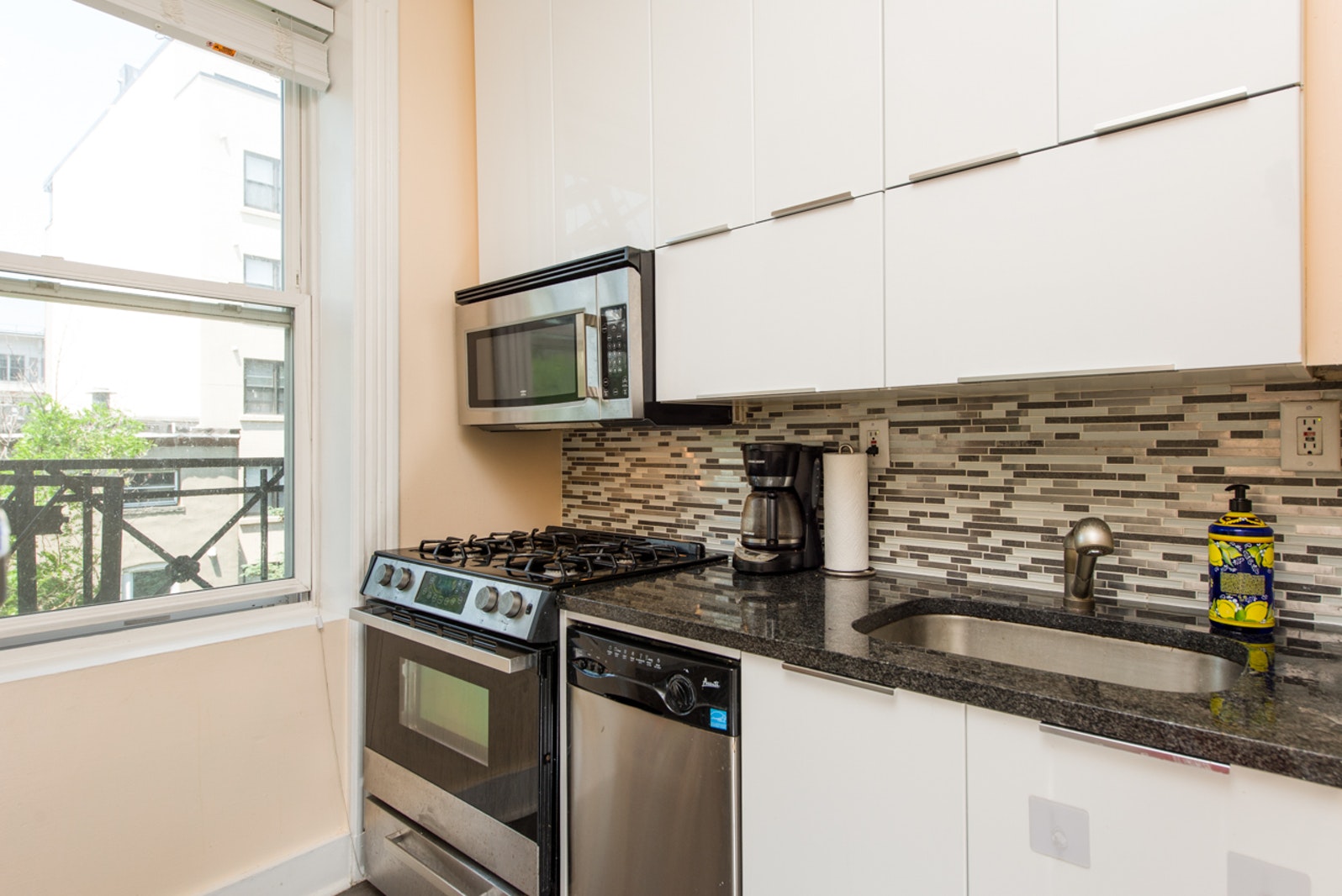 Photo 1 of 706 Willow Ave 3R, Hoboken, New Jersey, $1,750, Web #: 20598925