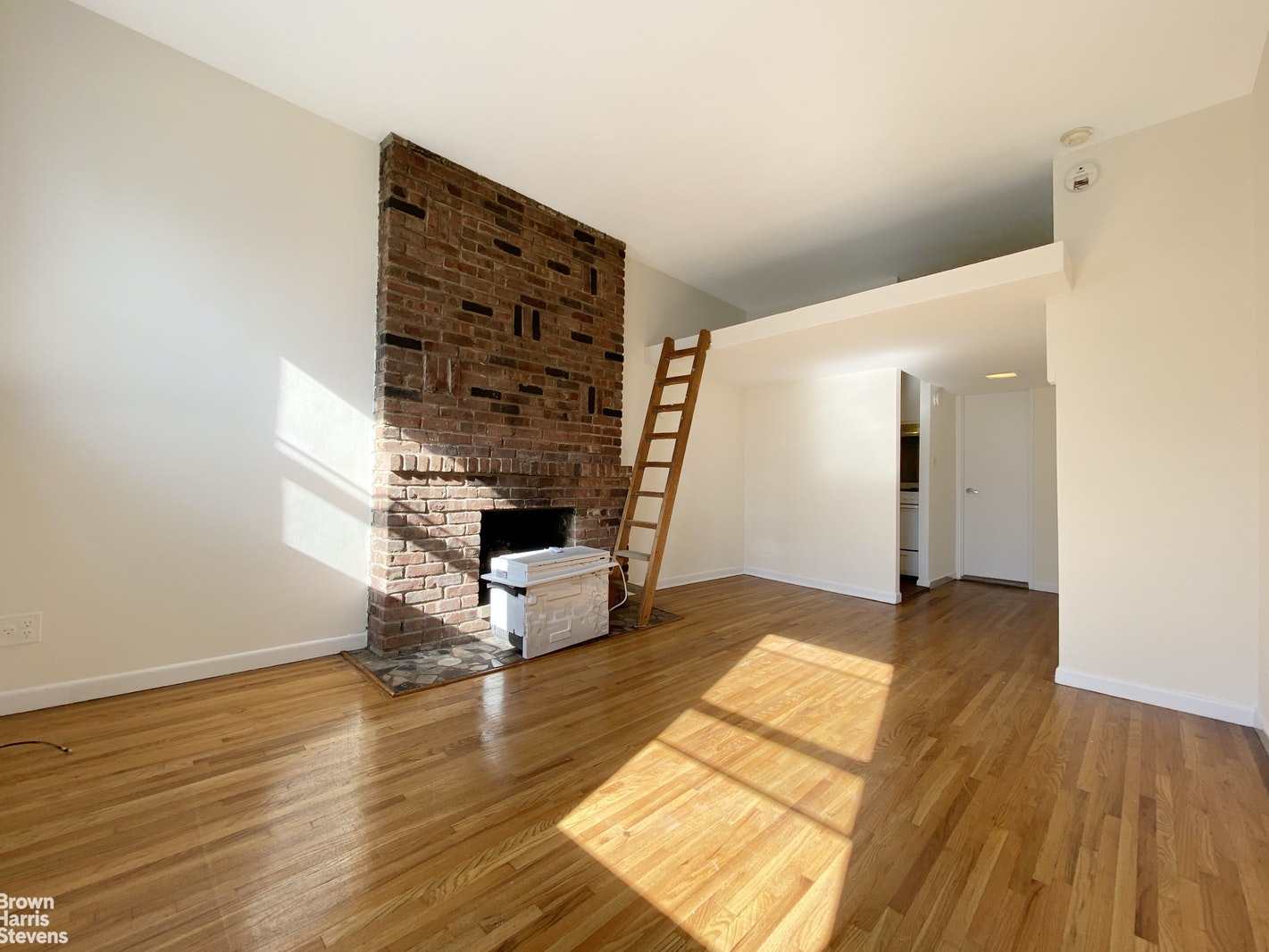 Photo 1 of 437 West 48th Street 4A, Midtown West, NYC, $1,650, Web #: 20599076