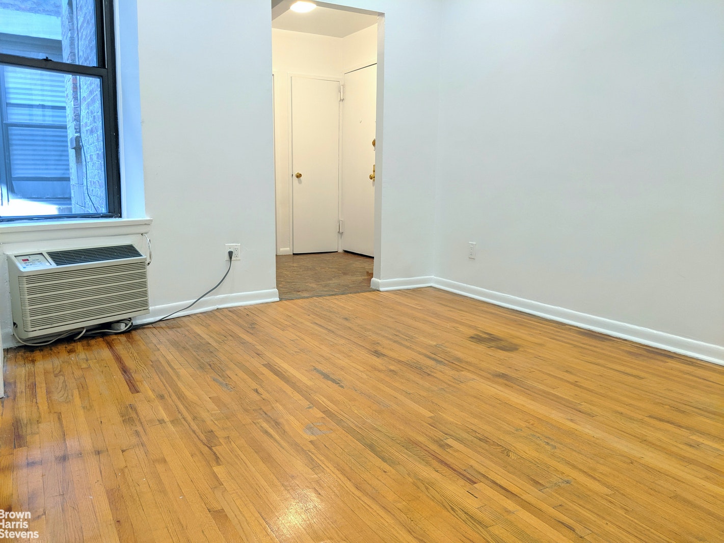 Photo 1 of 111 West 68th Street 3B, Upper West Side, NYC, $1,595, Web #: 20629022