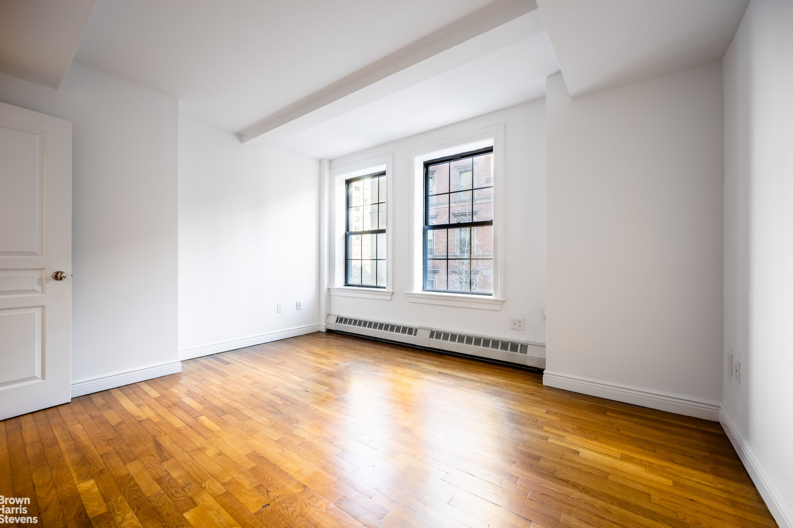 Photo 1 of 17 Park Avenue 401, Midtown East, NYC, $4,650, Web #: 20650609