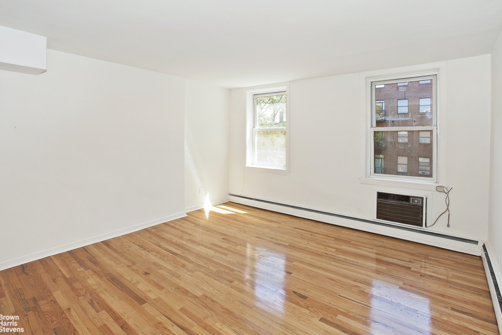Photo 1 of 216 East 13th Street 4S, East Village, NYC, $1,650, Web #: 20680244