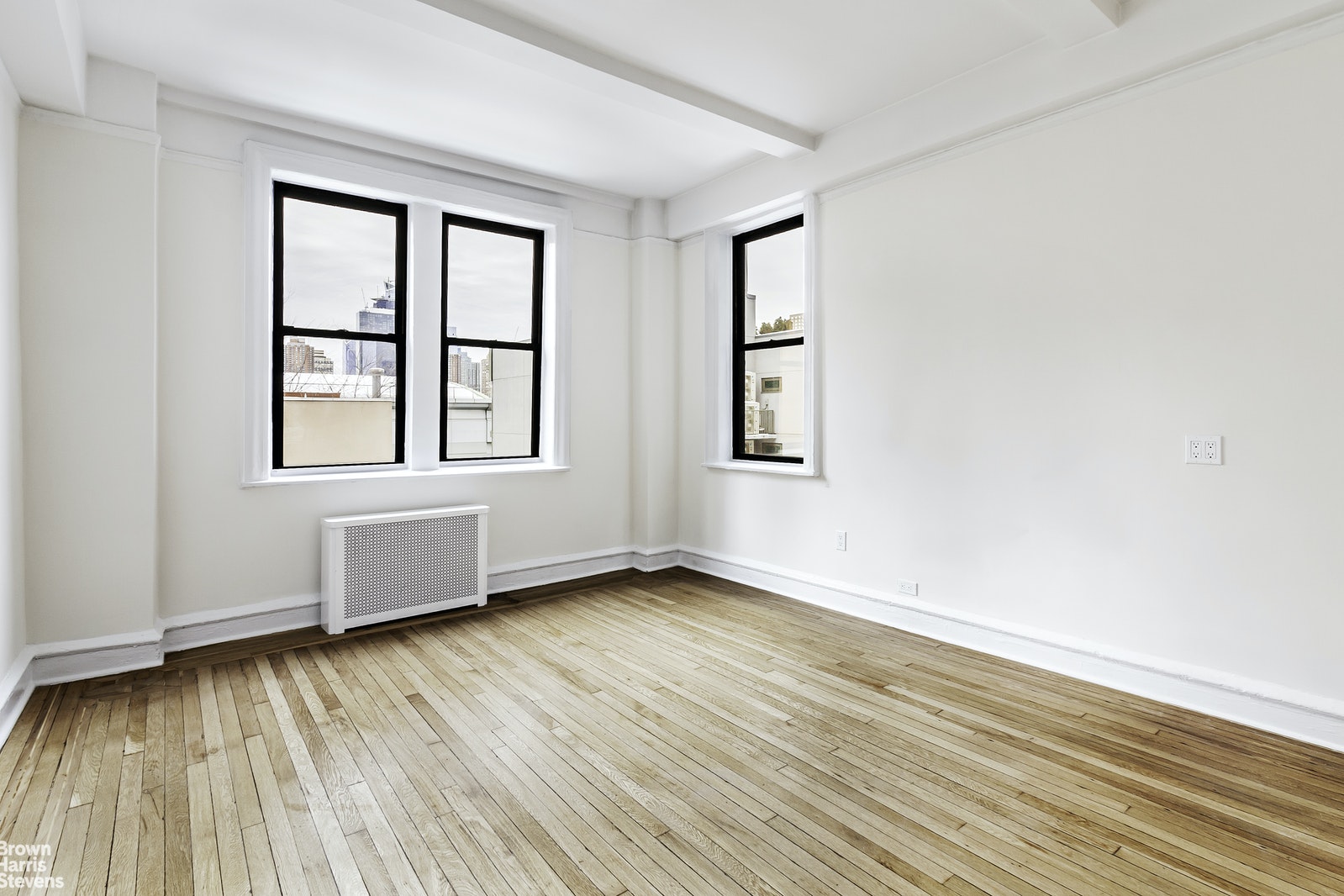 Photo 1 of 350 West 55th Street, Midtown West, NYC, $1,975, Web #: 20683209