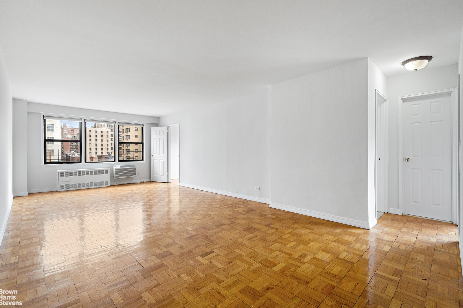 Photo 1 of 200 East 15th Street 8H, Gramercy Park, NYC, $4,800, Web #: 20684318