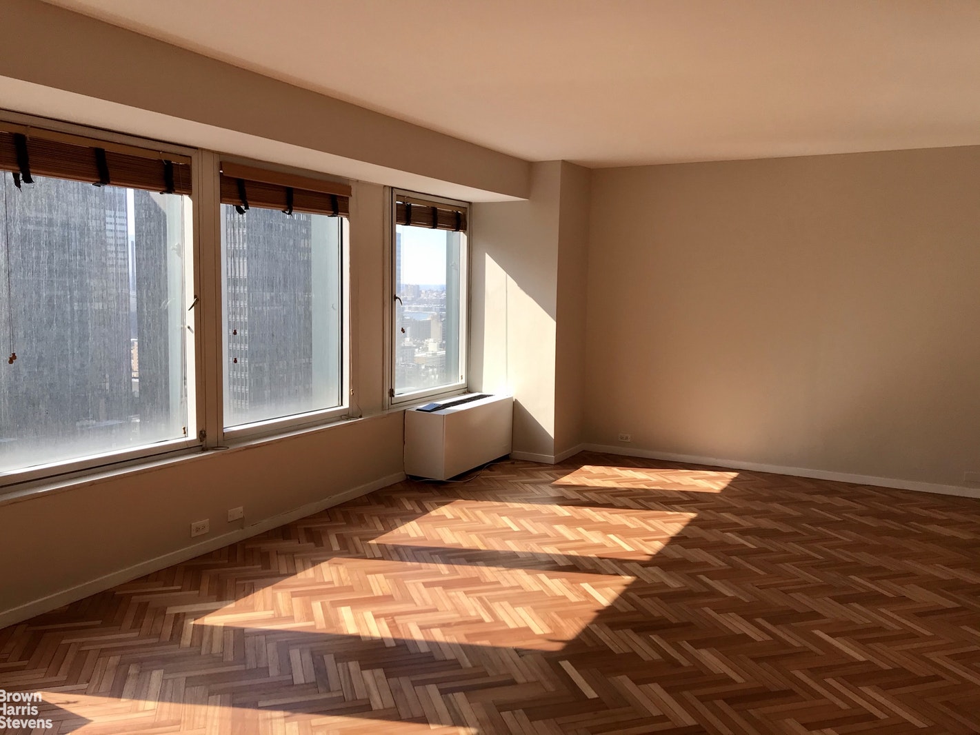 Photo 1 of 150 West 56th Street 2811, Midtown West, NYC, $2,300, Web #: 20710180