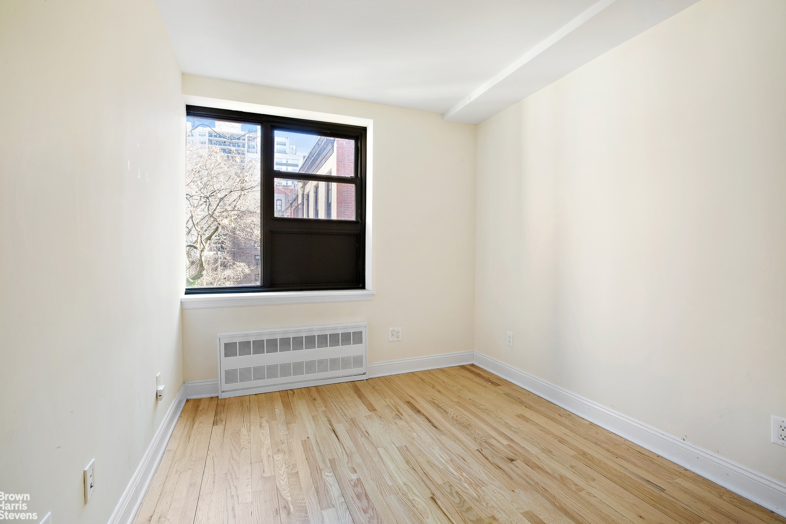 Photo 6 of 70 Irving Place 4C, Gramercy Park, NYC, $4,000, Web #: 20714959