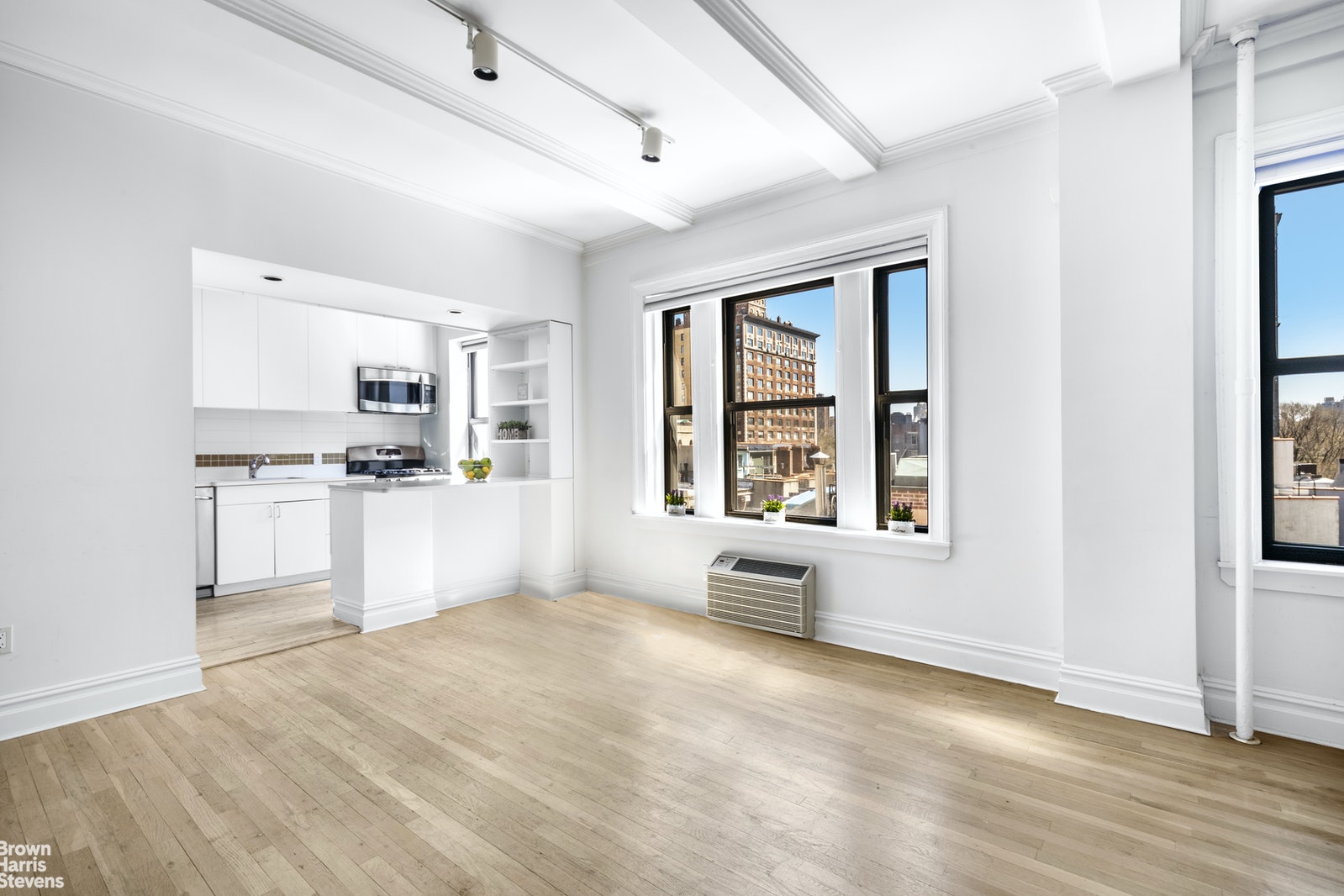 Photo 1 of 35 West 82nd Street, Upper West Side, NYC, $1,750,000, Web #: 20736256