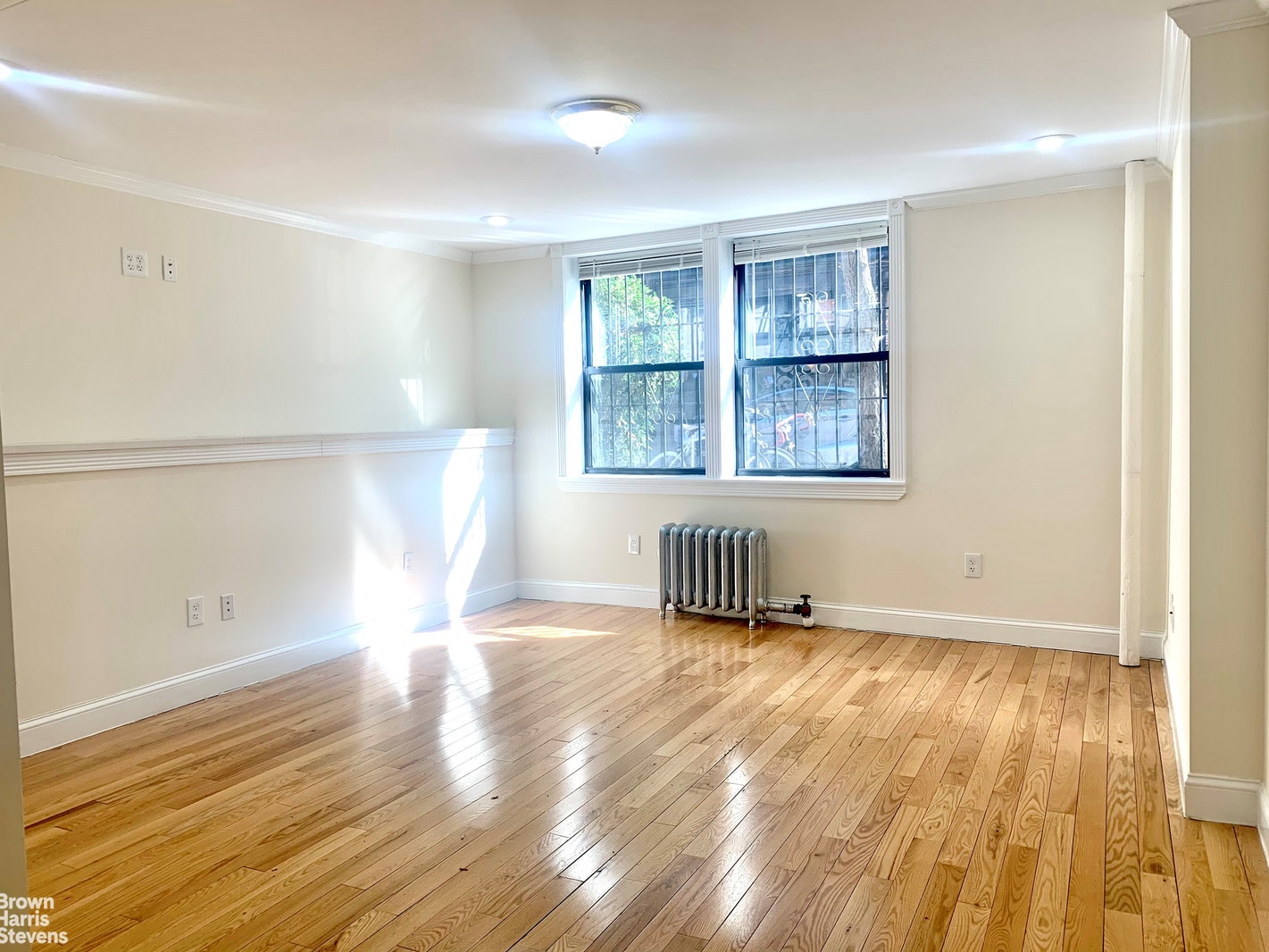 Photo 1 of 239 West 10th Street, West Village, NYC, $3,400, Web #: 20743656