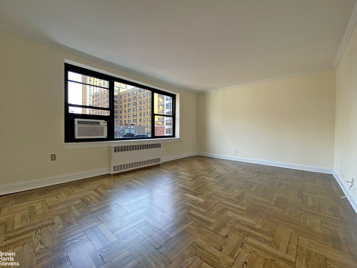 Photo 1 of 70 Irving Place 6E, Gramercy Park, NYC, $3,695, Web #: 20792472