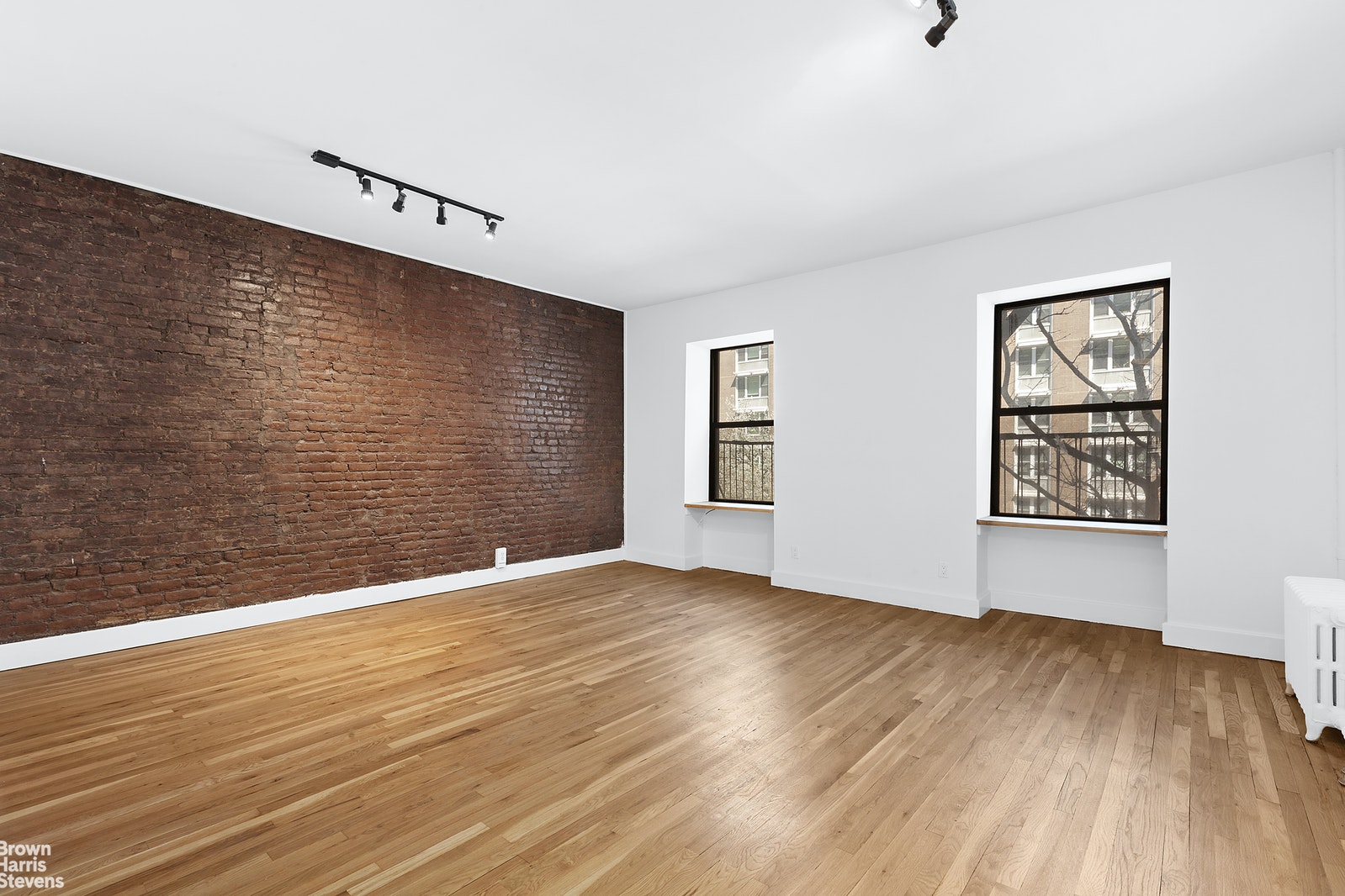 Photo 1 of 134 West 23rd Street 3rd Flr, Chelsea, NYC, $3,100, Web #: 20817639