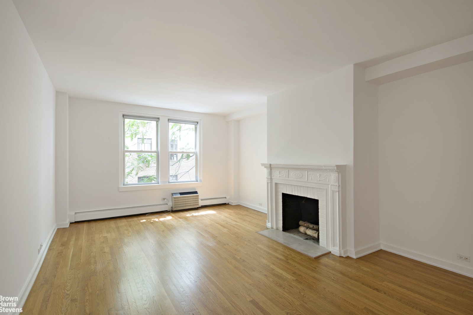 Photo 1 of 40 West 55th Street 3C, Midtown West, NYC, $4,000, Web #: 20819366
