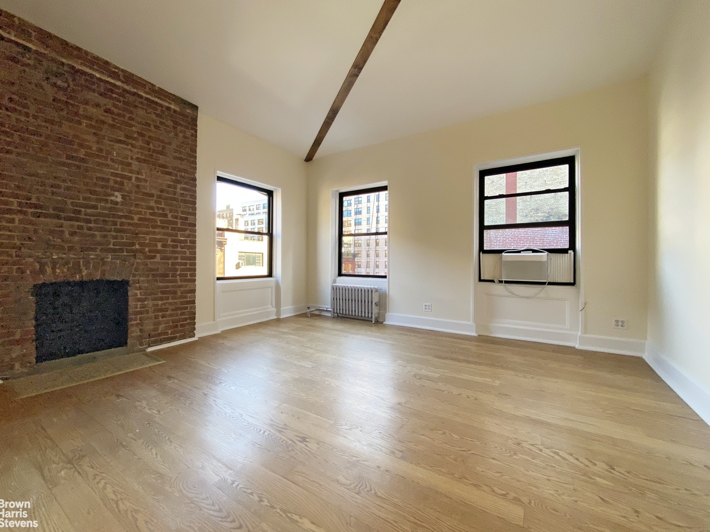 Photo 1 of 77 Irving Place 5A, Gramercy Park, NYC, $3,625, Web #: 20822009