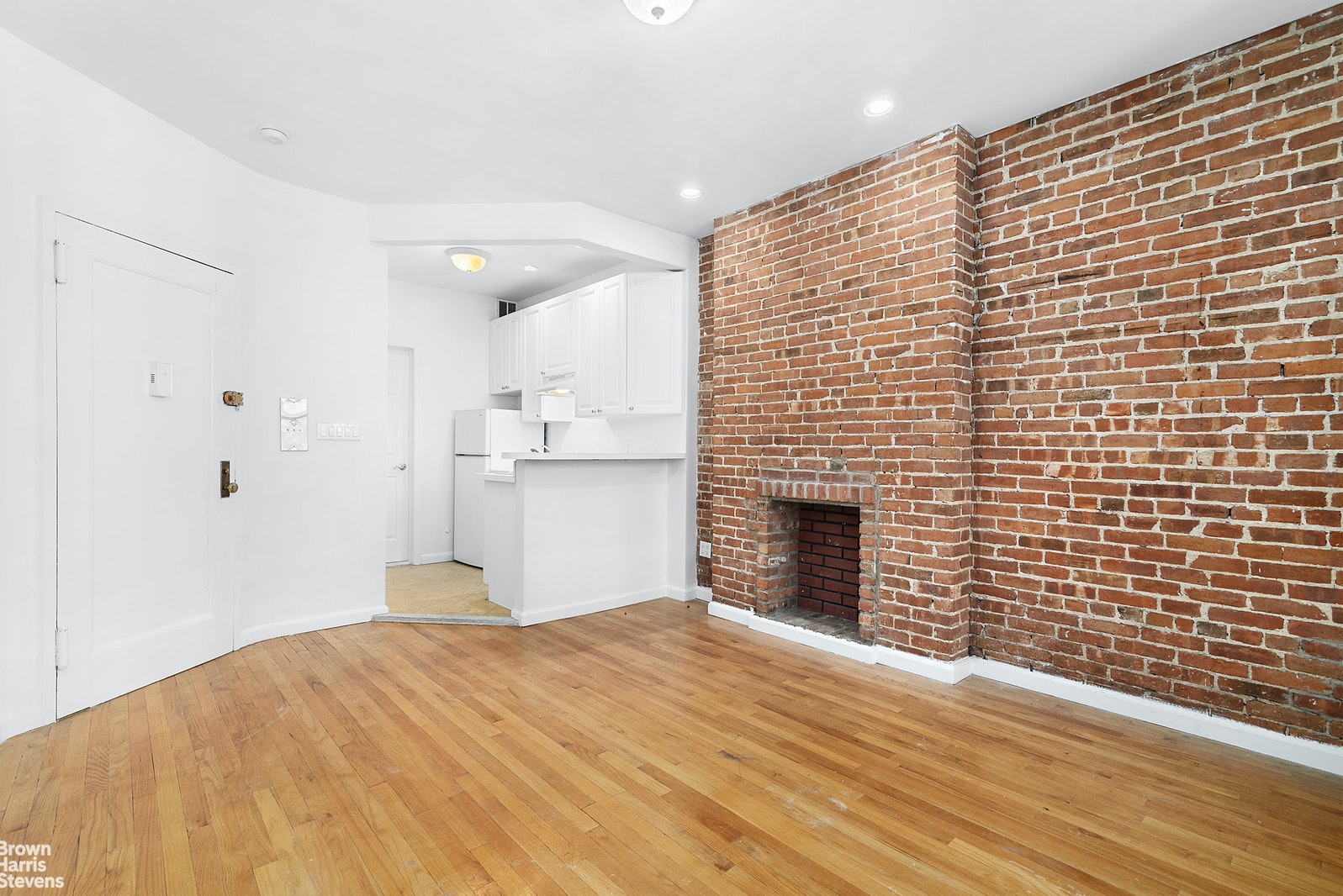 Photo 1 of 534 East 83rd Street 2A, Upper East Side, NYC, $1,850, Web #: 20842629