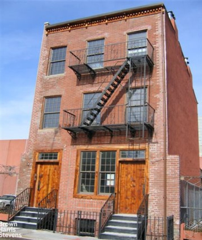 Photo 1 of 301 Water Street 1, Vinegar Hill, Brooklyn, NY, $4,750, Web #: 20857022