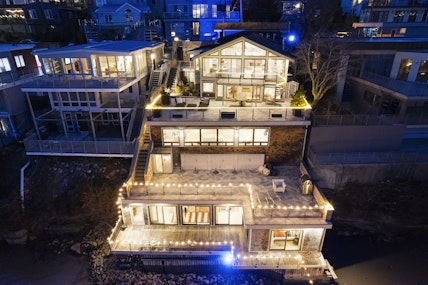 Property for Sale at 23 Shore Road, Edgewater, New Jersey - Bedrooms: 3 
Bathrooms: 3.5 
Rooms: 14  - $3,249,000