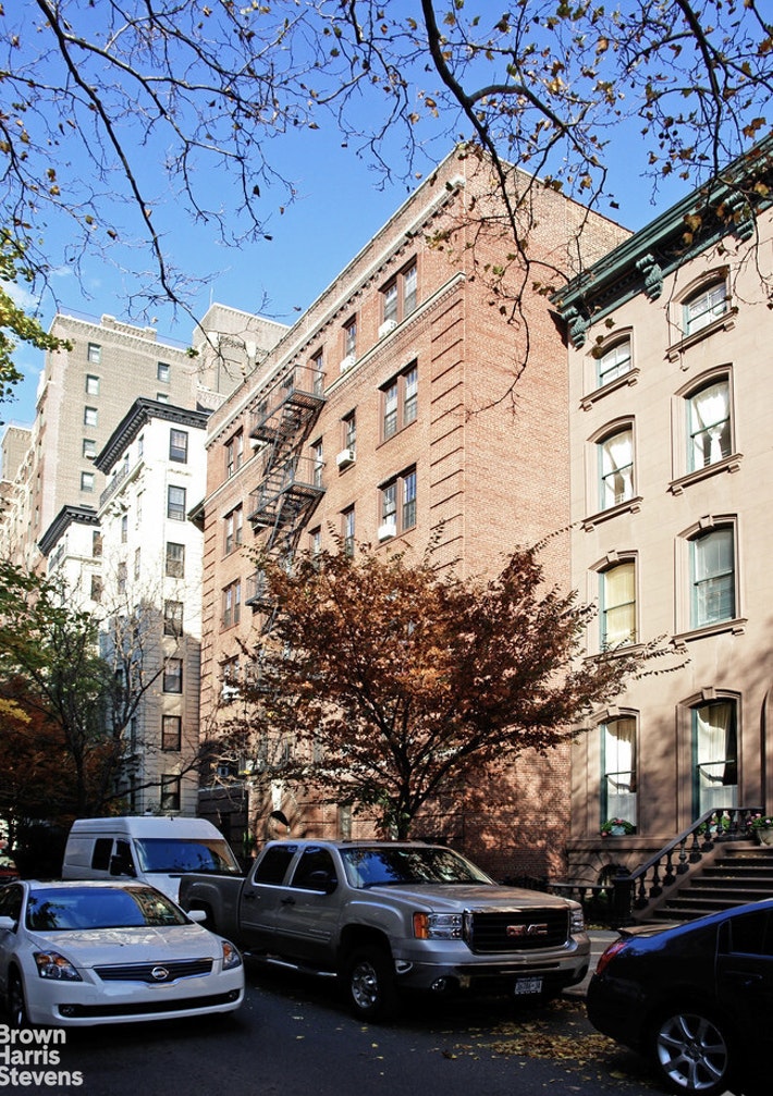 Photo 1 of 75 Pierrepont Street, Brooklyn Heights, Brooklyn, NY, $1,979, Web #: 20893548