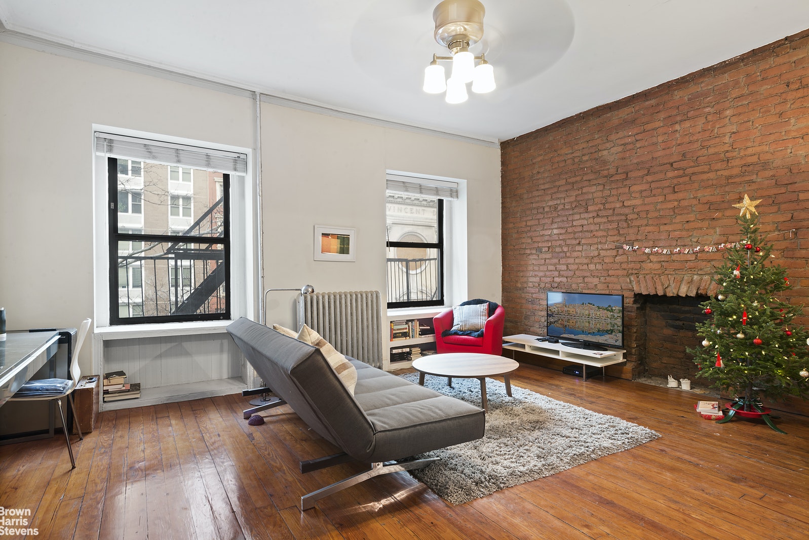 Photo 1 of 132 West 23rd Street 3, Chelsea, NYC, $2,995, Web #: 20918406