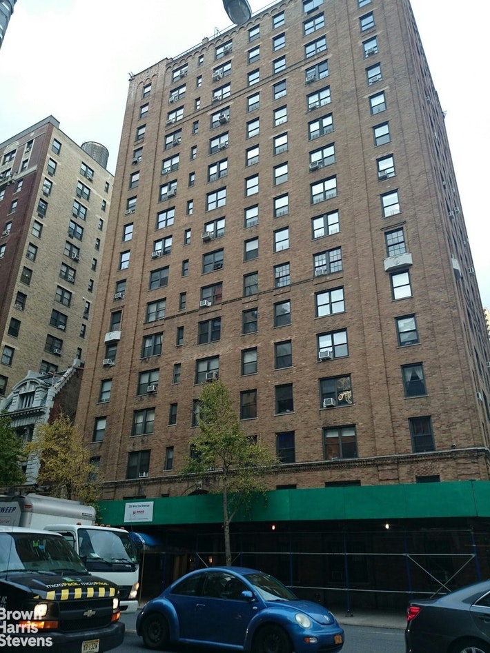 Photo 1 of 230 West End Avenue, Upper West Side, NYC, $3,000, Web #: 20922128