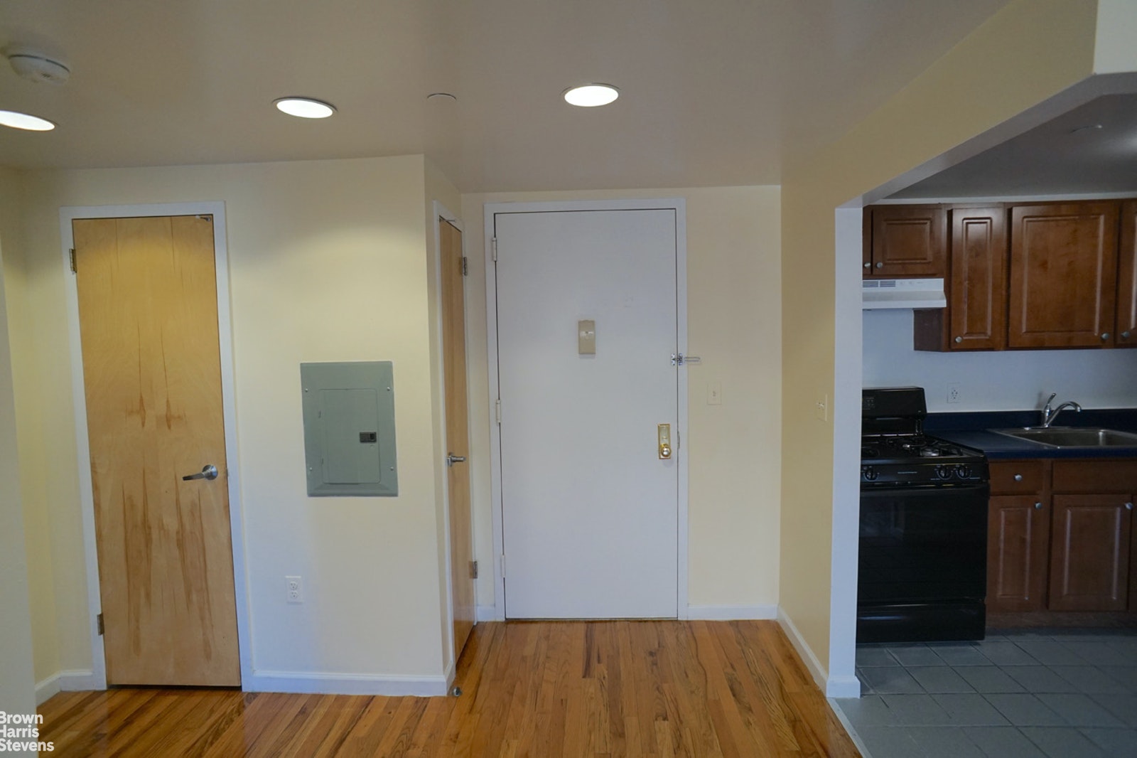 Photo 1 of 521 St  Marks Avenue 5D, Crown Heights, Brooklyn, NY, $1,800, Web #: 20933406
